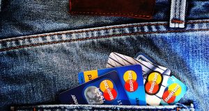 Banka Kartı Kullanım Rehberi: Avantajlar, Güvenlik Önlemleri ve 2025 Trendleri banka karti